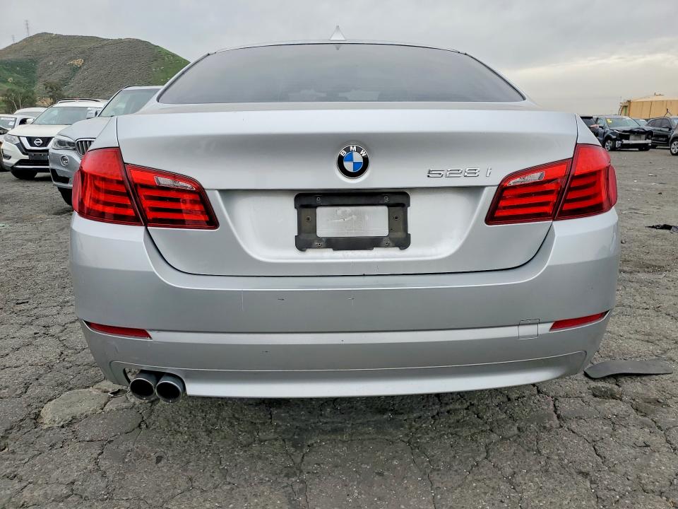 Photo 6 from auction – 2011 BMW 528 with VIN WBAFR1C54BC742302