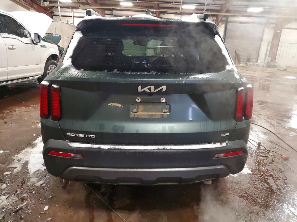 Photo 6 from auction – 2023 KIA SORENTO EX with VIN 5XYRHDLF0PG185033