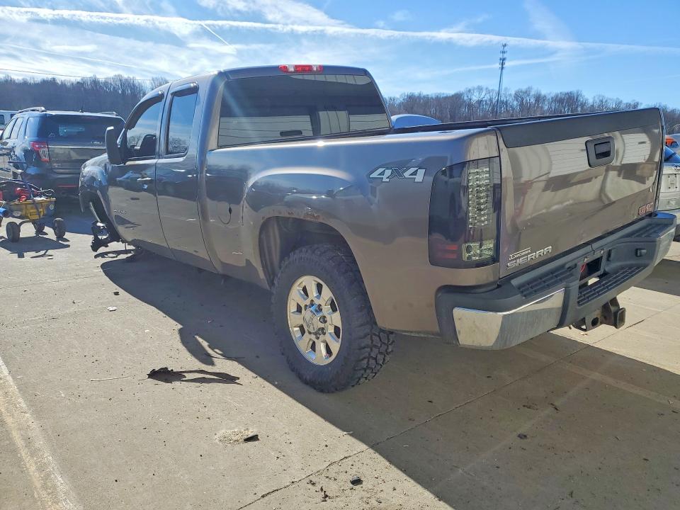 Photo 2 from auction – 2013 GMC SIERRA with VIN 1GT22ZCG4DZ116271