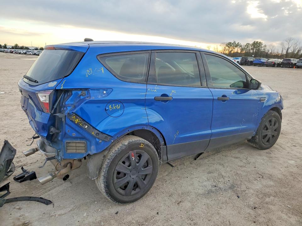 Photo 3 from auction – 2017 FORD ESCAPE with VIN 1FMCU0F72HUA80729
