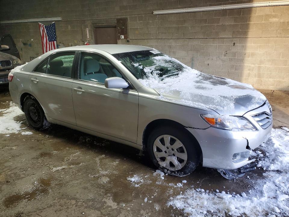 Photo 4 from auction – 2010 TOYOTA CAMRY with VIN 4T4BF3EK2AR020801