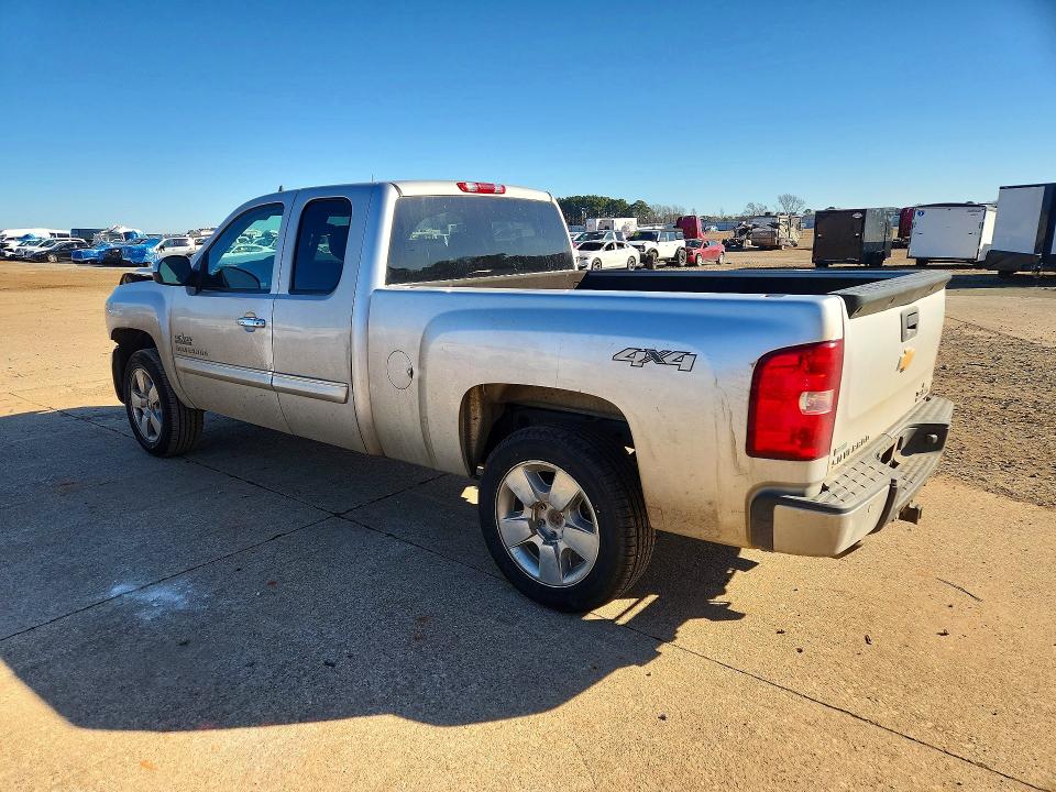 Photo 2 from auction – 2011 CHEVROLET SILVERADO with VIN 1GCRKSE36BZ224825