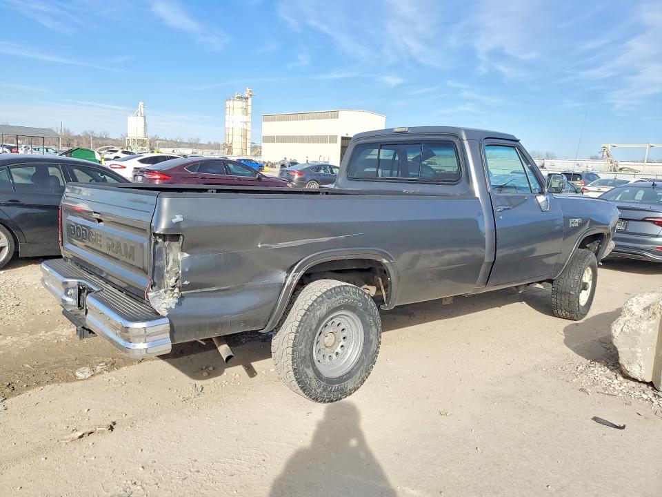 Photo 3 from auction – 1987 DODGE W-SERIES with VIN 1B7HW04T4HS421967