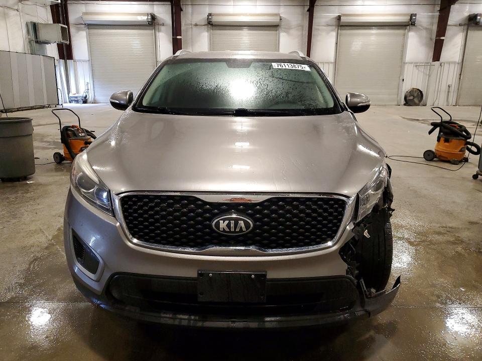 Photo 5 from auction – 2017 KIA SORENTO LX with VIN 5XYPGDA35HG273032