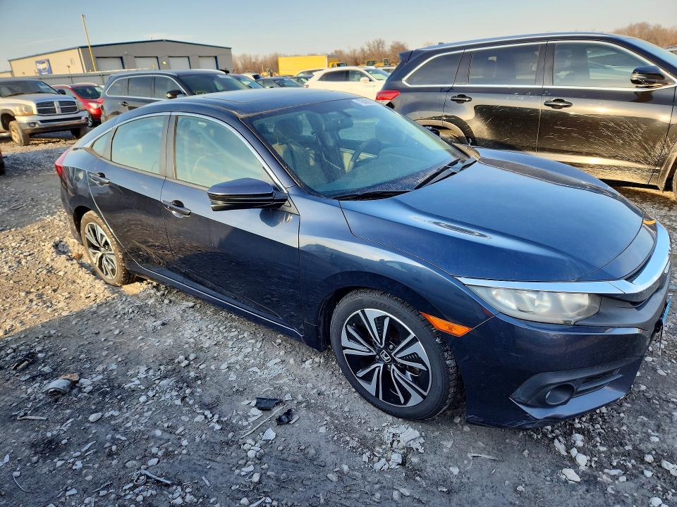Photo 4 from auction – 2016 HONDA CIVIC EX with VIN 19XFC1F37GE022684