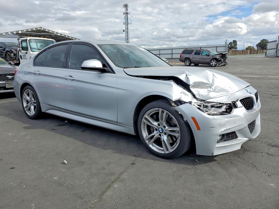 Photo 4 from auction – 2017 BMW 340 with VIN WBA8B3G33HNU36030