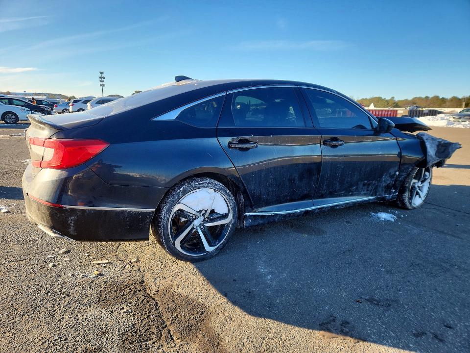 Photo 3 from auction – 2018 HONDA ACCORD EX with VIN 1HGCV1F40JA083943
