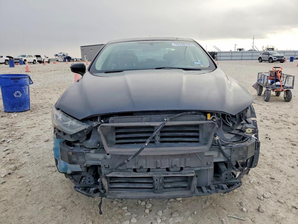 Photo 5 from auction – 2017 FORD FUSION with VIN 3FA6P0HD8HR335179