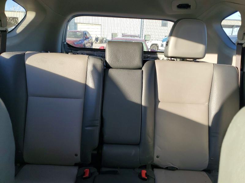 Photo 10 from auction – 2015 TOYOTA RAV4 LIMIT with VIN JTMDFREV1FD125809