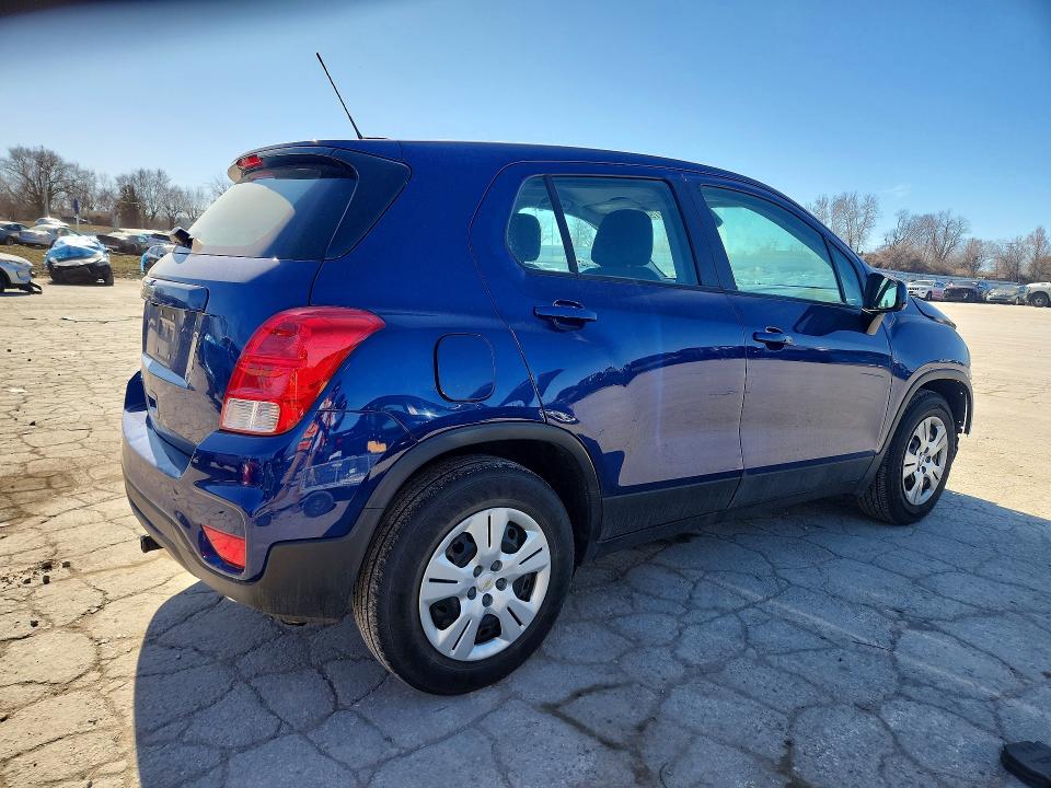 Photo 3 from auction – 2017 CHEVROLET TRAX with VIN 3GNCJKSB5HL147781