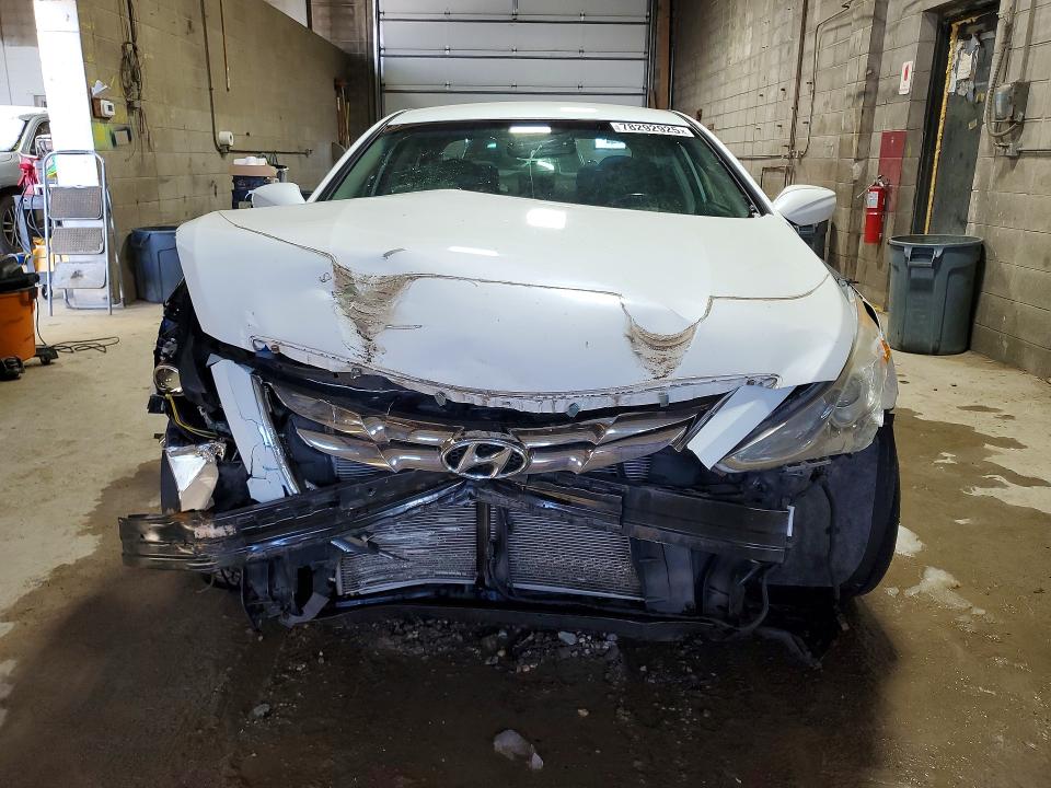 Photo 5 from auction – 2011 HYUNDAI SONATA with VIN 5NPEC4ACXBH251255