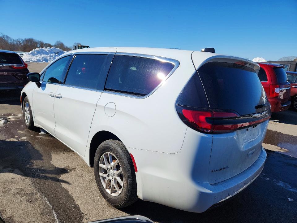 Photo 2 from auction – 2026 CHRYSLER PACIFICA with VIN 2C4RC1BG5TR204026