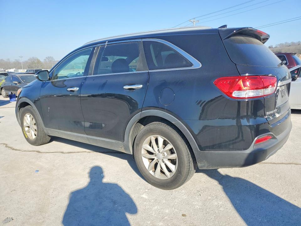 Photo 2 from auction – 2018 KIA SORENTO LX with VIN 5XYPG4A38JG341023
