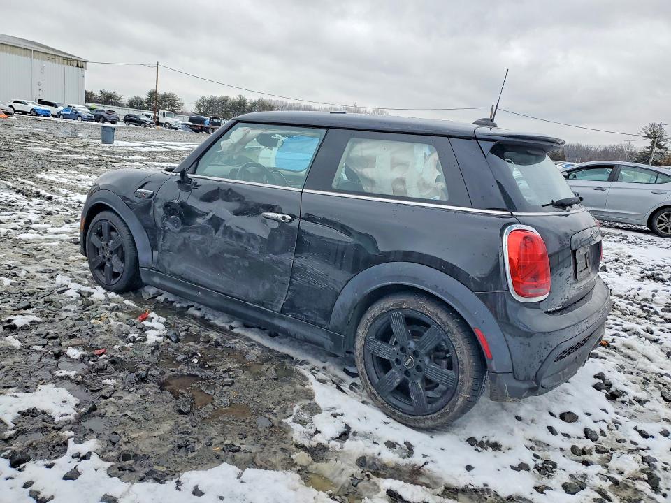 Photo 2 from auction – 2022 MINI COOPER with VIN WMW53DH05N2P78943