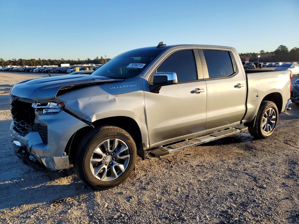 CHEVROLET SILVERADO 2025 with VIN 3GCUKDE81SG399470 - Photo from auction