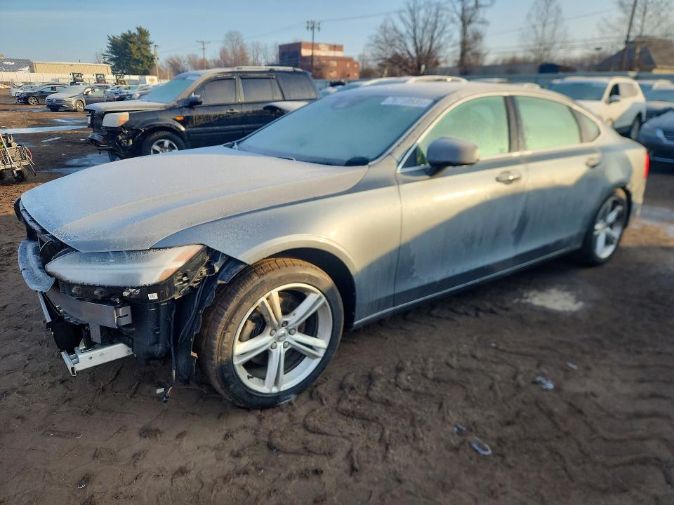 VOLVO S90 2018 with VIN LVY102MK9JP055706 - Photo from auction