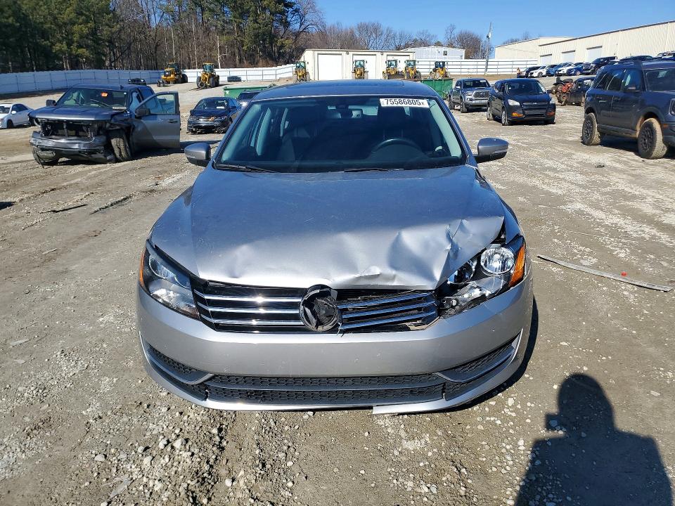 Photo 5 from auction – 2014 VOLKSWAGEN PASSAT SE with VIN 1VWBP7A36EC016065