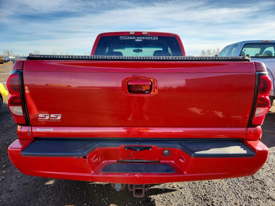 Photo 6 from auction – 2004 CHEVROLET SILVERADO with VIN 2GCEK19N841340740