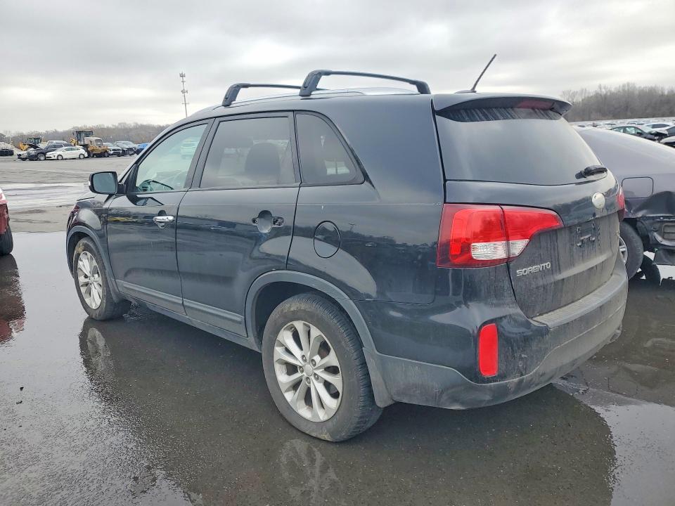 Photo 2 from auction – 2014 KIA SORENTO with VIN 5XYKU4A72EG429836