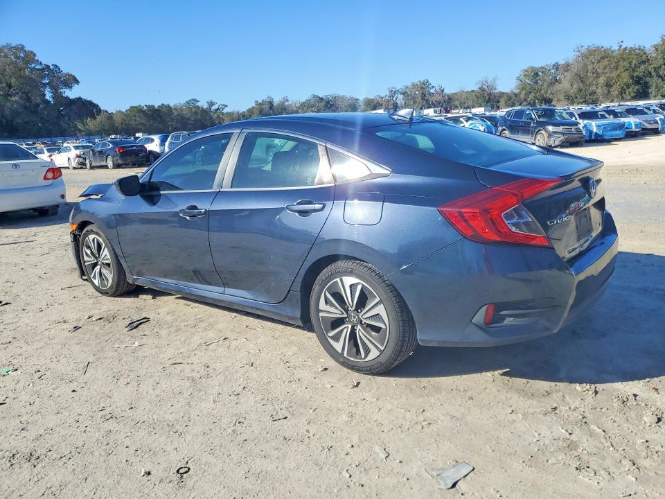 Photo 2 from auction – 2016 HONDA CIVIC EXL with VIN 19XFC1F72GE018187