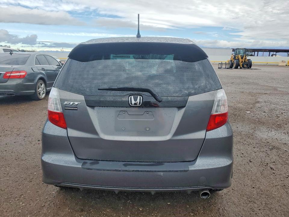 Photo 6 from auction – 2011 HONDA FIT with VIN JHMGE8H62BS011997
