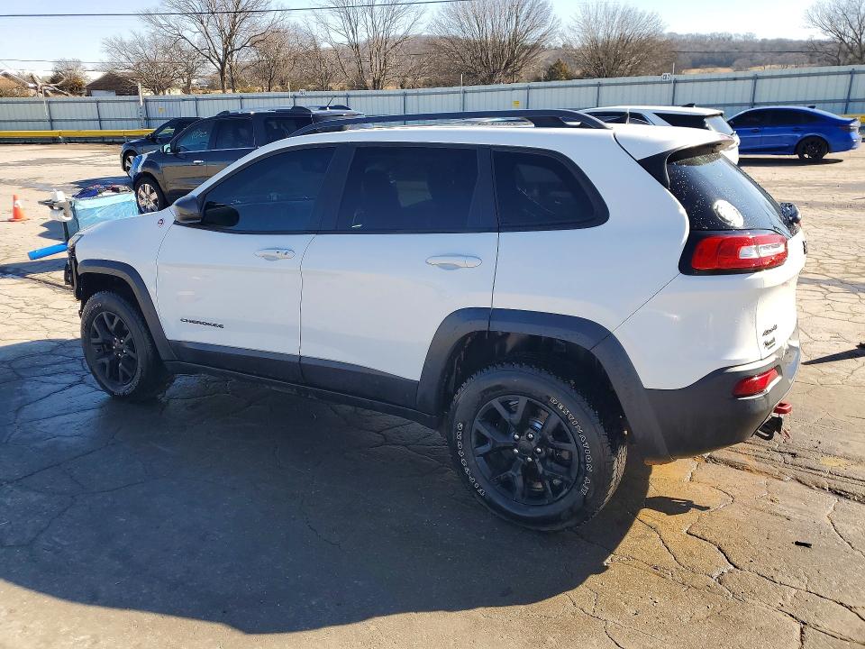 Photo 2 from auction – 2016 JEEP CHEROKEE with VIN 1C4PJMBS8GW211603