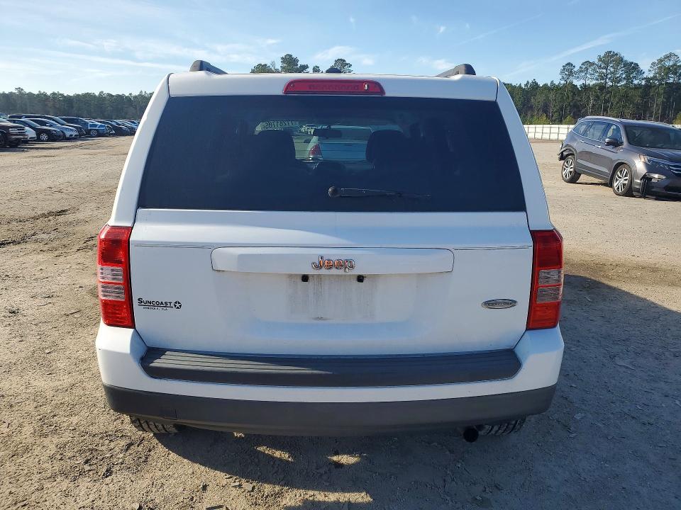 Photo 6 from auction – 2014 JEEP PATRIOT with VIN 1C4NJPFA0ED660292