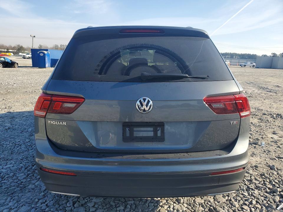 Photo 6 from auction – 2018 VOLKSWAGEN TIGUAN with VIN 3VV1B7AX3JM066447