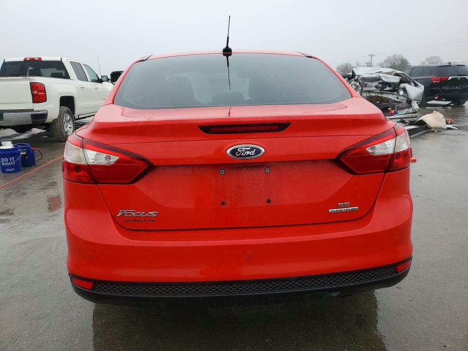 Photo 6 from auction – 2014 FORD FOCUS with VIN 1FADP3F21EL338820