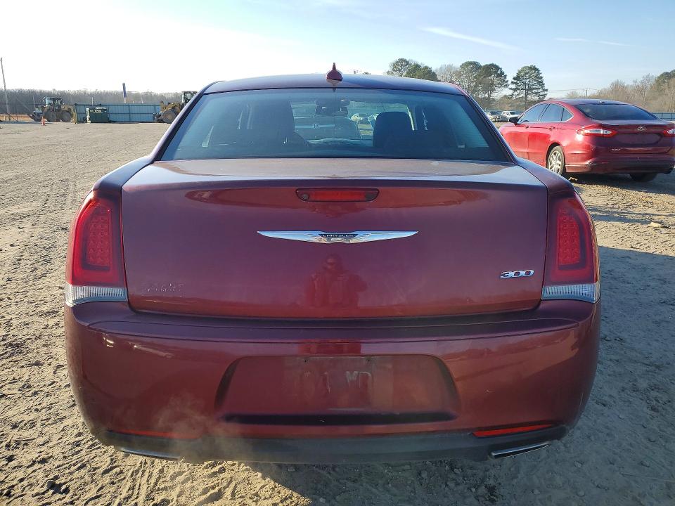 Photo 6 from auction – 2019 CHRYSLER 300 with VIN 2C3CCAAG0KH673931