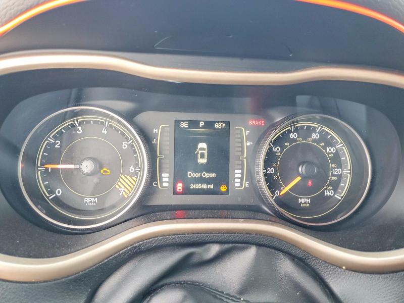 Photo 9 from auction – 2015 JEEP CHEROKEE with VIN 1C4PJLCB3FW547778