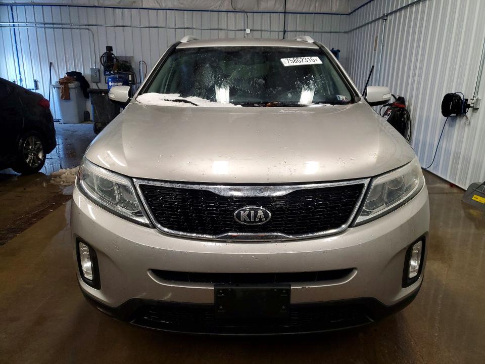 Foto 5 de la subasta – 2015 KIA SORENTO LX con VIN 5XYKTDA69FG644352