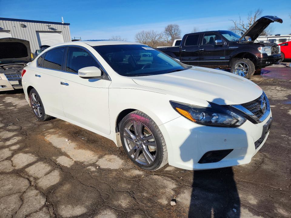 Photo 4 from auction – 2018 NISSAN ALTIMA with VIN 1N4BL3AP0JC136633
