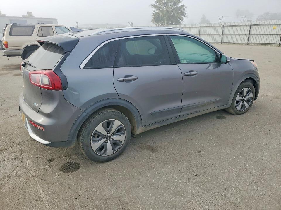 Photo 3 from auction – 2017 KIA NIRO EX with VIN KNDCC3LC6H5102350