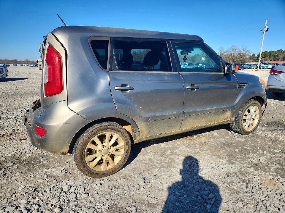 Photo 3 from auction – 2013 KIA SOUL with VIN KNDJT2A69D7494527