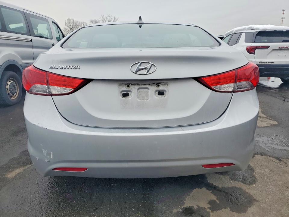 Photo 6 from auction – 2013 HYUNDAI ELANTRA with VIN KMHDH4AE2DU960880
