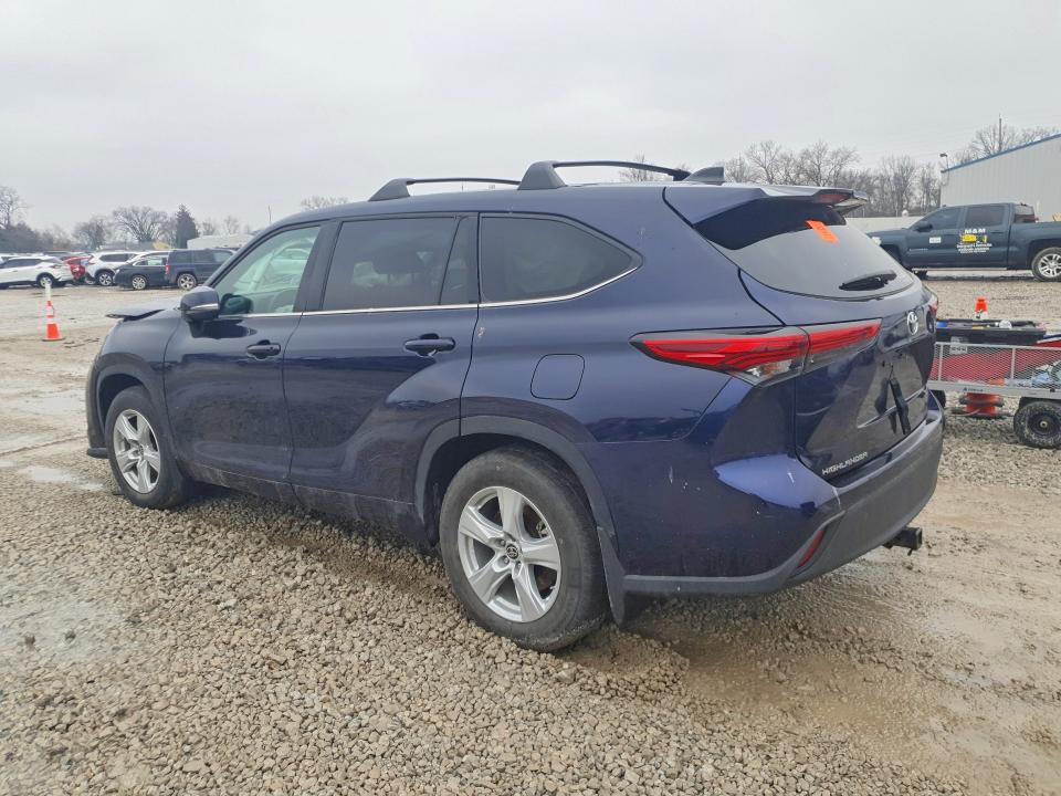 Photo 2 from auction – 2022 TOYOTA HIGHLANDER with VIN 5TDCZRAH2NS554205