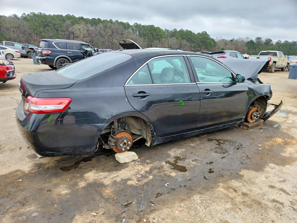Photo 3 from auction – 2011 TOYOTA CAMRY with VIN 4T1BF3EK1BU231614
