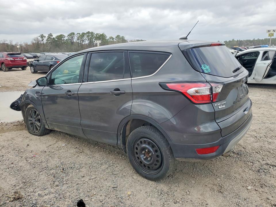 Photo 2 from auction – 2017 FORD ESCAPE with VIN 1FMCU0GD6HUE66218