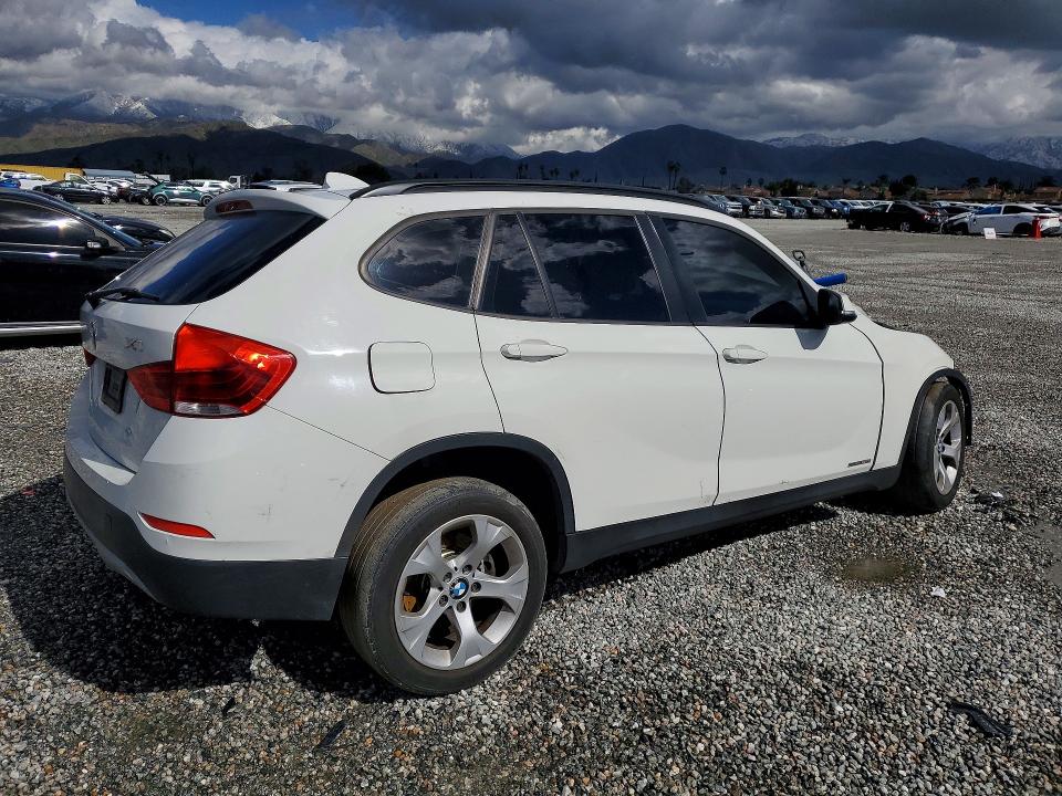 Photo 3 from auction – 2015 BMW X1 with VIN WBAVM1C50FV314750