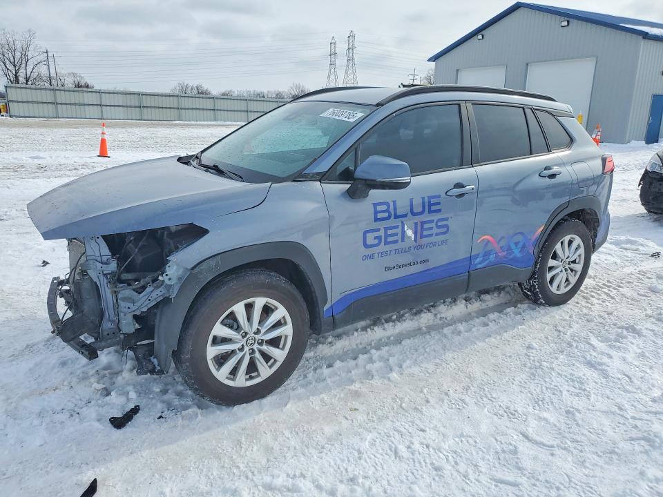 TOYOTA COROLLA CROSS 2022 مع رقم تعريف المركبة 7MUCAAAG4NV034271 - صورة من المزاد