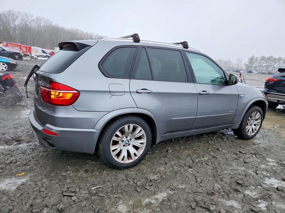 Photo 3 from auction – 2012 BMW X5 XDRIVE5 with VIN 5UXZV8C51CL423475