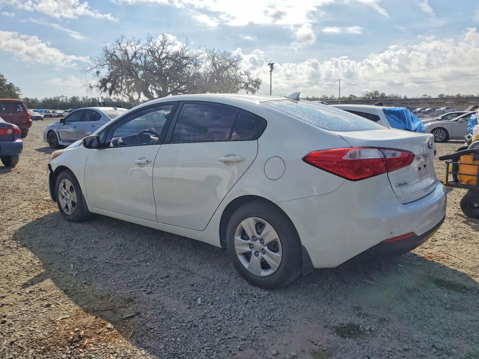 Photo 2 from auction – 2016 KIA FORTE with VIN KNAFK4A60G5495972