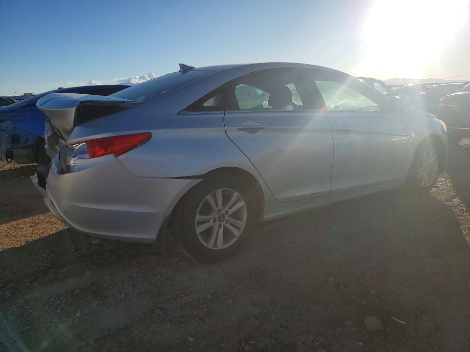 Photo 3 from auction – 2013 HYUNDAI SONATA GLS with VIN 5NPEB4AC8DH620443
