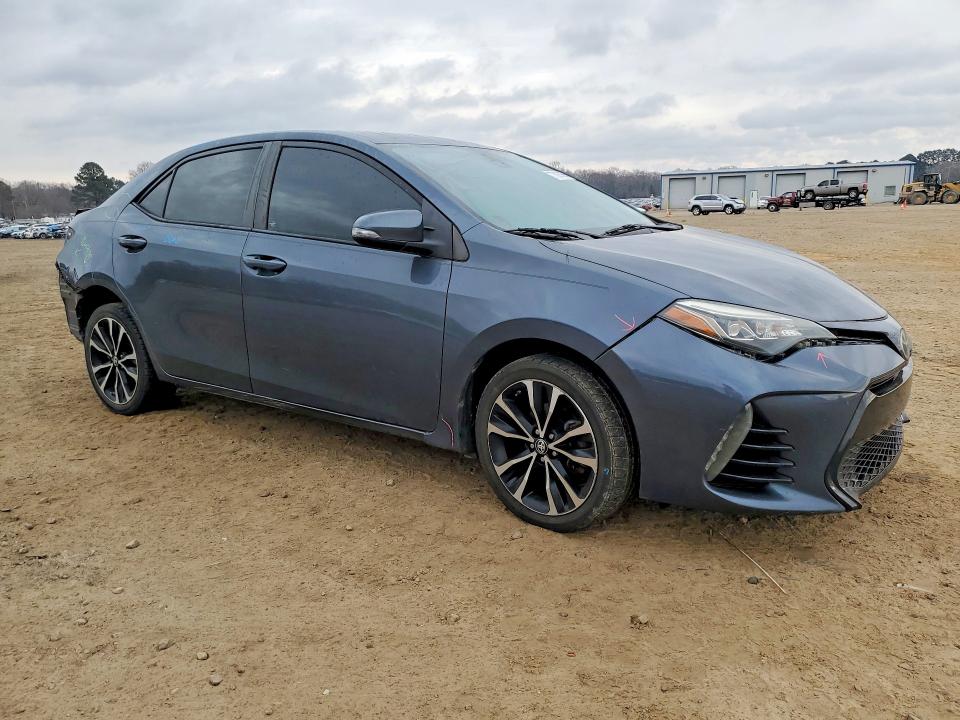 Photo 4 from auction – 2017 TOYOTA COROLLA with VIN 5YFBURHEXHP684820