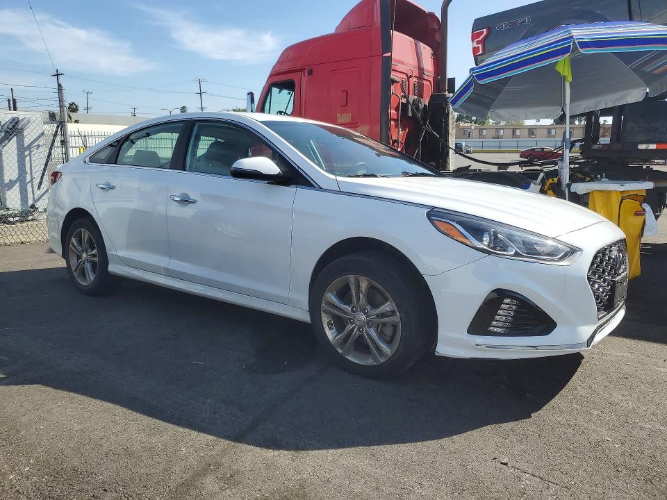 Photo 4 from auction – 2019 HYUNDAI SONATA with VIN 5NPE34AF7KH748628