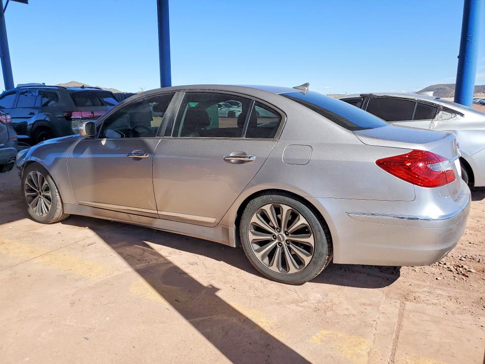 Photo 2 from auction – 2012 HYUNDAI GENESIS 5. with VIN KMHGC4DH6CU180817