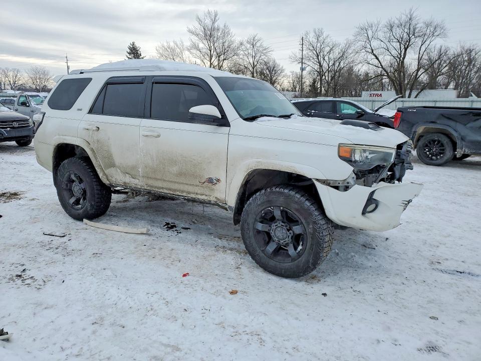 Photo 4 from auction – 2015 TOYOTA 4RUNNER with VIN JTEZU5JR3F5091083