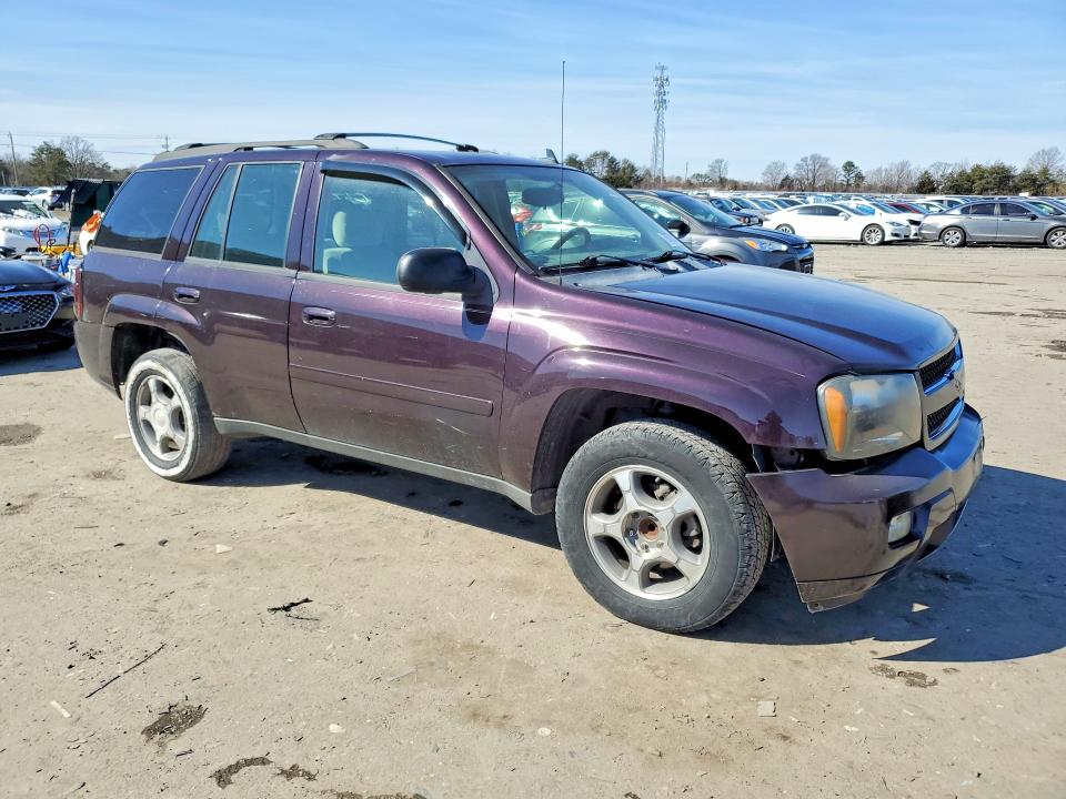 Photo 4 from auction – 2008 CHEVROLET TRAILBLAZER with VIN 1GNDS13S682105289