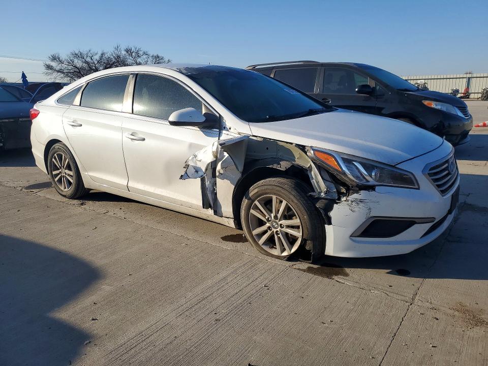 Photo 4 from auction – 2016 HYUNDAI SONATA with VIN 5NPE24AF5GH289691